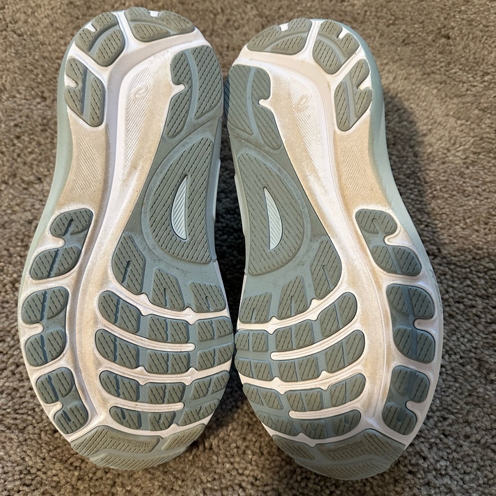 Asics - Picture 2 of 4